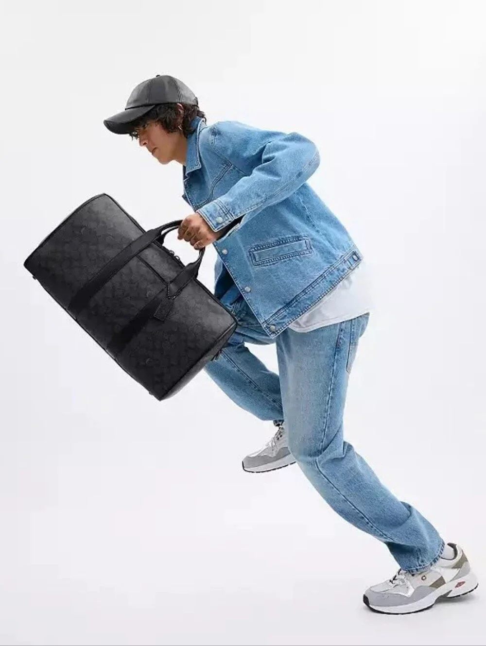 NWT! Gotham Duffle Bag 45 In Signature Canvas In Signature Charcoal #CV958